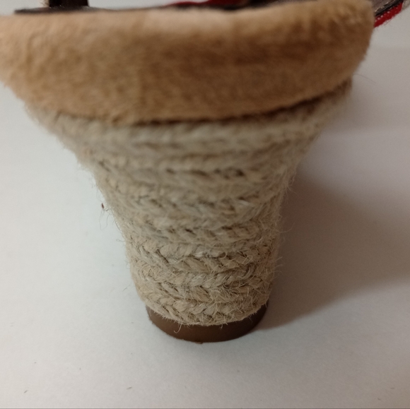 A2 by Aerosoles Red and White Striped Sandals Size 8.5 - Picture 7 of 9